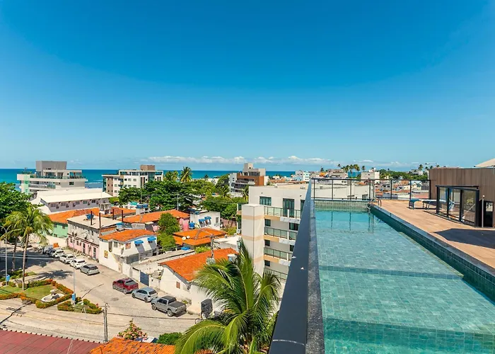 50m das Piscinas Naturais Apto 9,8 no Centro com Varanda Privativa